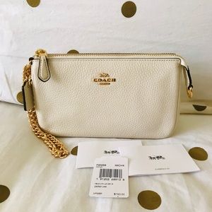 SOLD ‼️Coach Large Wristlet 19